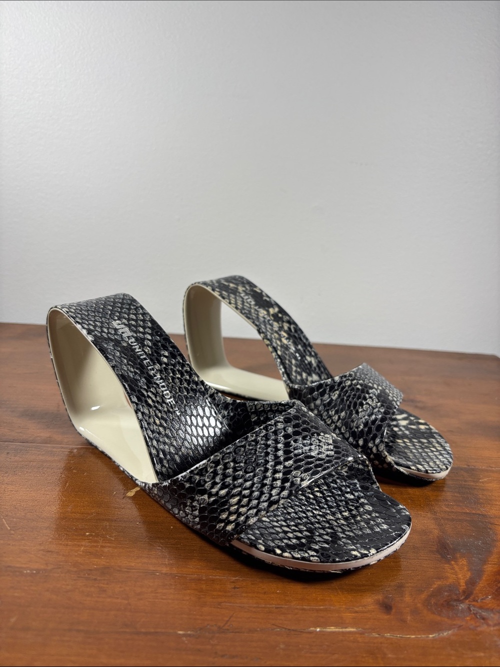 United Nude UN Women's Black Snake-Print Open-Toe Slide Geometric Heels Sz 36